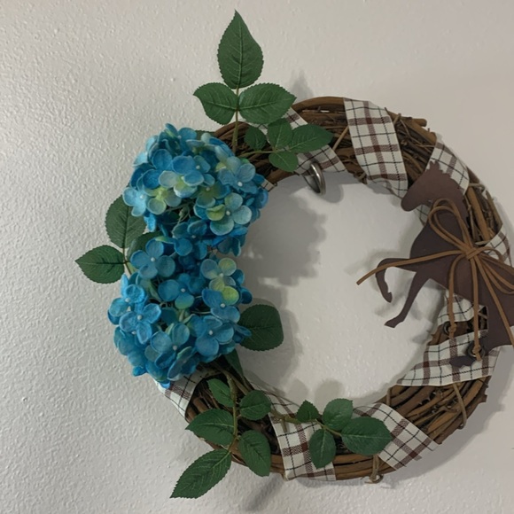 Handmade Horse Wreath With Blue Hydrangeas Flowers Approximately 16 inches New - Picture 2 of 5
